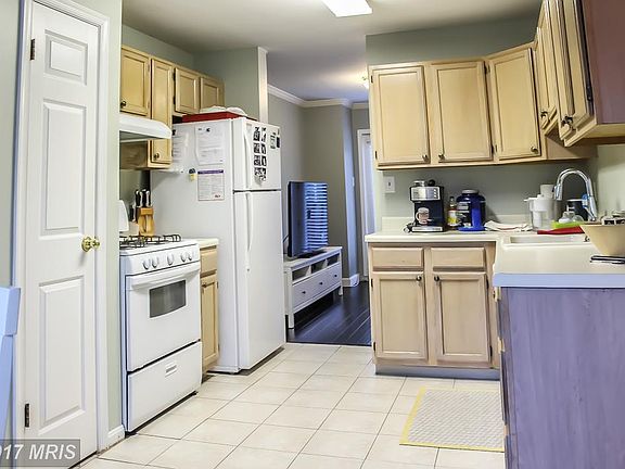 3rd image of 4662 Mews Dr