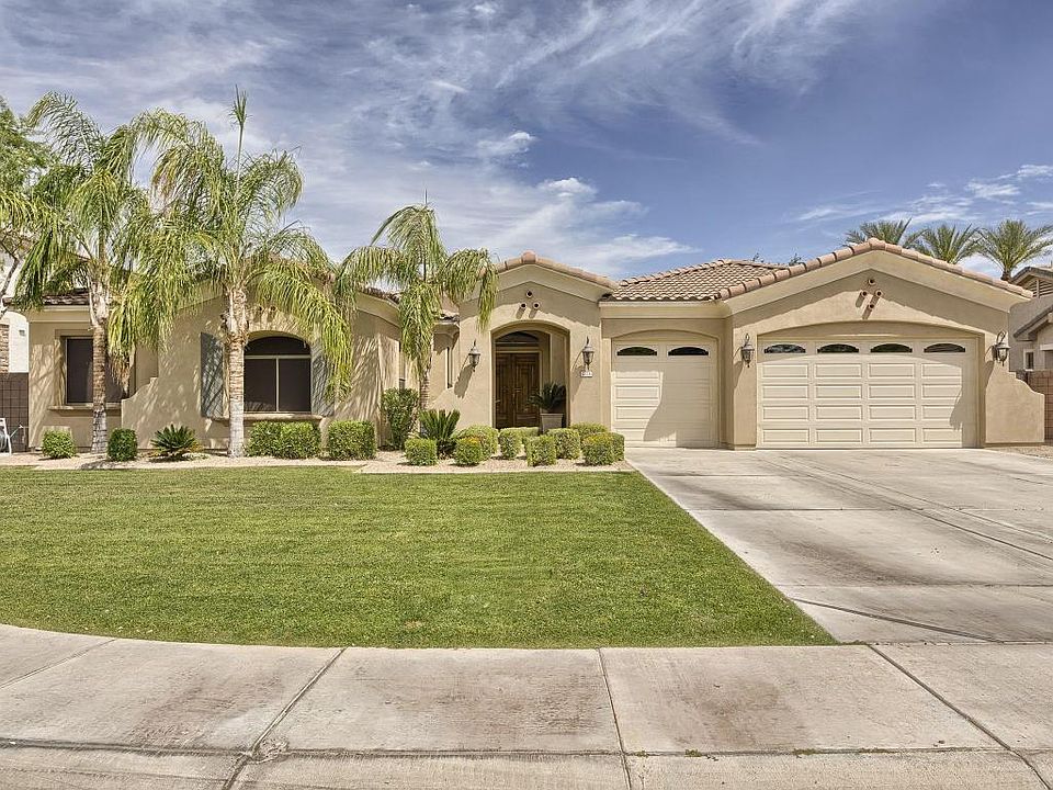 2nd image of 2271 S Emerson Pl