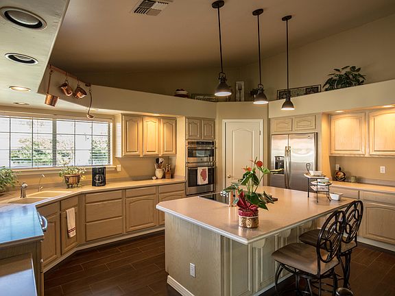 2nd image of 3120 W Ironwood Cir