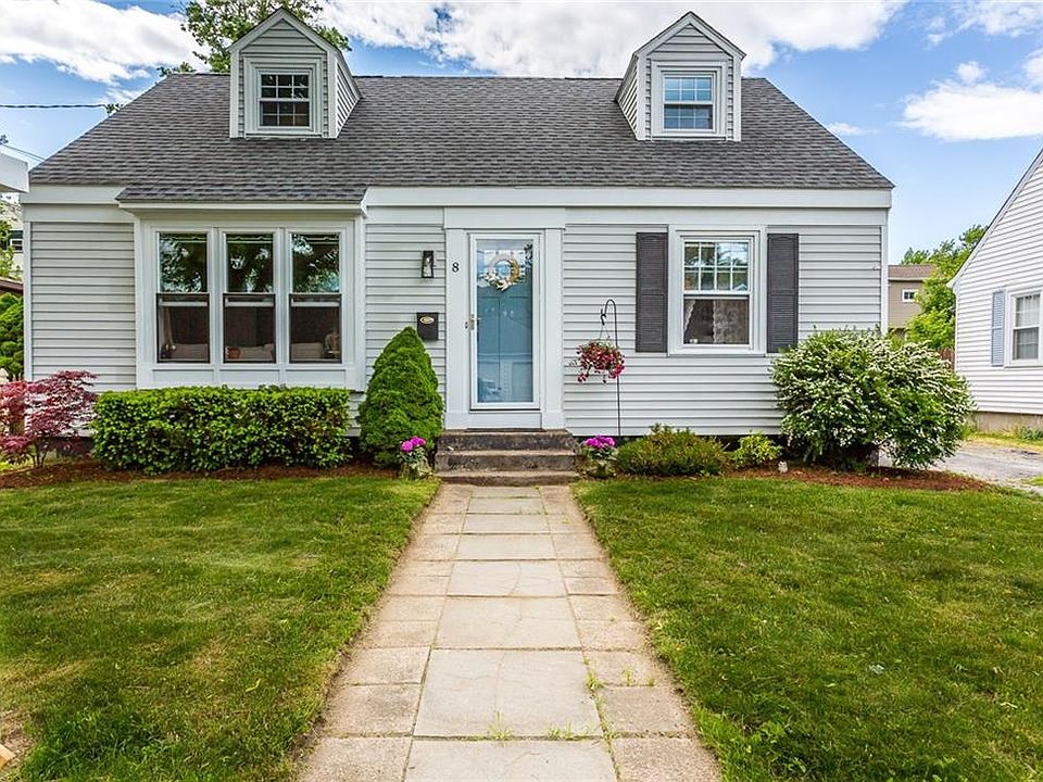 1st image of 8 Byron Ave