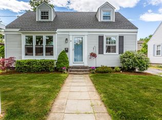 8 Byron Ave, Rumford, RI 02916