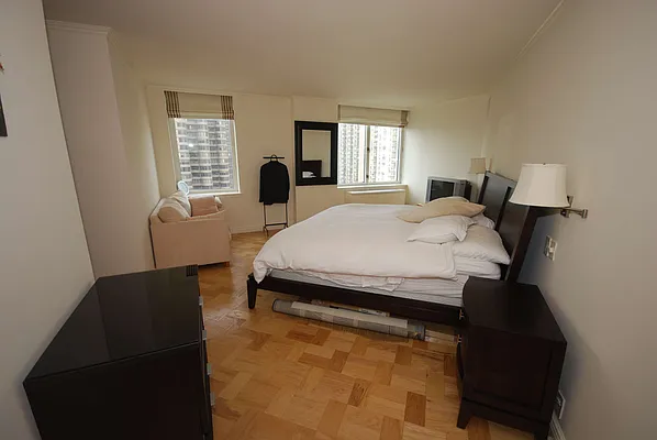 Rented by Luxury Habitat | media 71