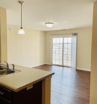 4th image of 301 Rotunda St #10770901