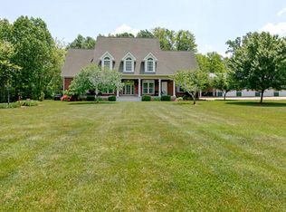 273 Lotus Dr, Shepherdsville, KY 40165
