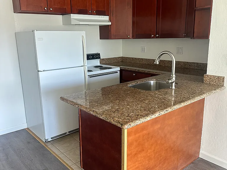 1070 Church St — Photo 12