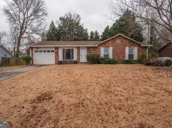 6200 Fieldcrest Dr, Morrow, GA 30260