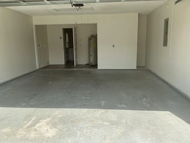 1044 Winterberry Ln — Photo 7