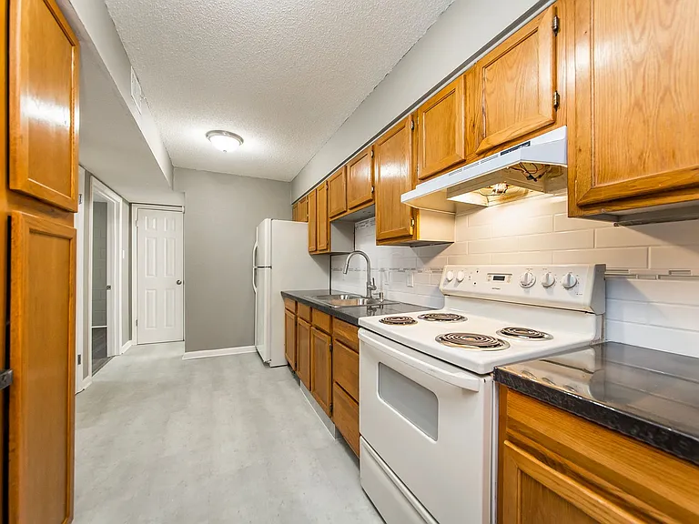 404 N Lincoln St — Photo 4