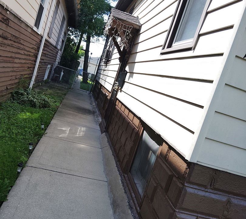 2nd image of 10102 S Yale Ave