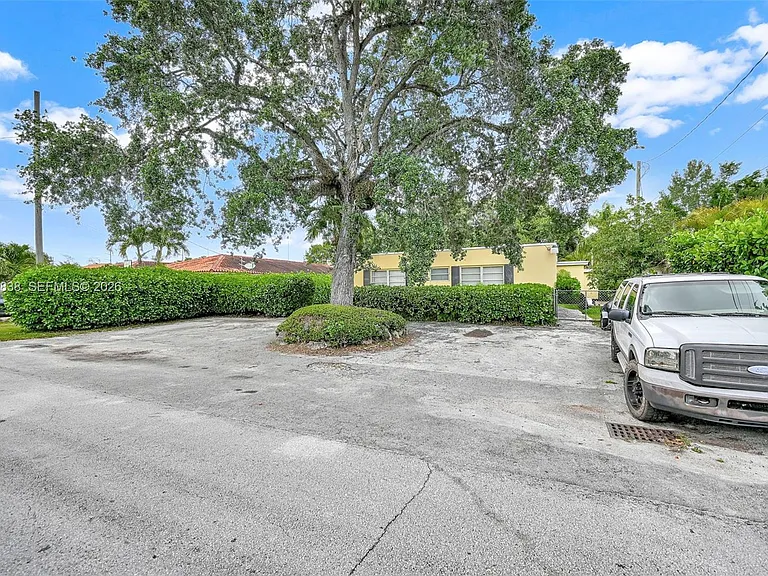 2225 SW 62nd Ct #2225 — Photo 42