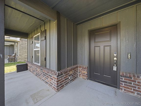 4th image of 10113 S 233rd East Pl