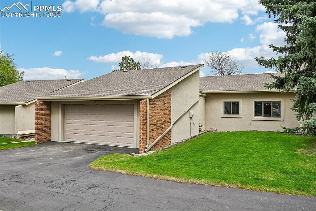 360 Blue Windsor Ln