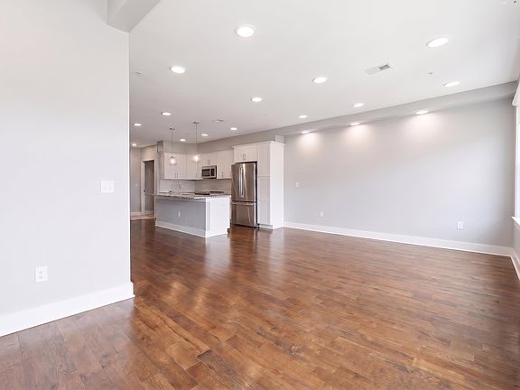 4th image of 50 Laidlaw Ave APT 2