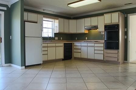 2nd image of 3 Circle Ln