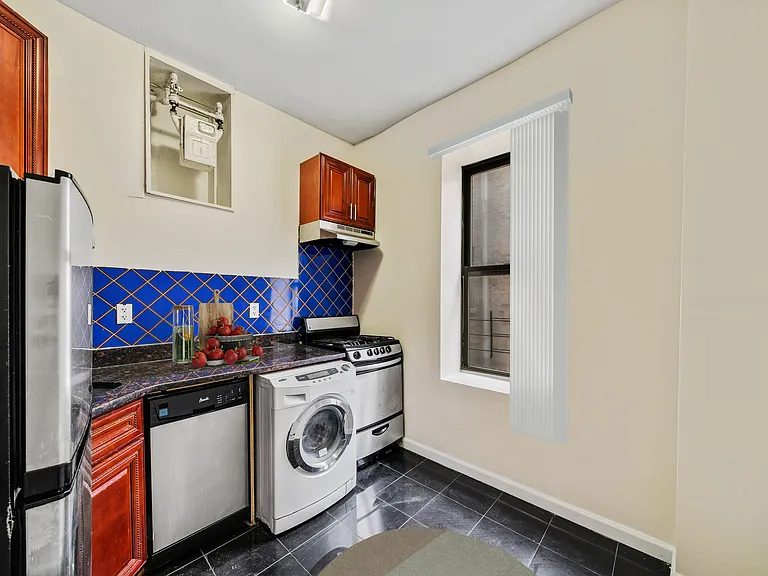 212 W 109th St #5C — Photo 3