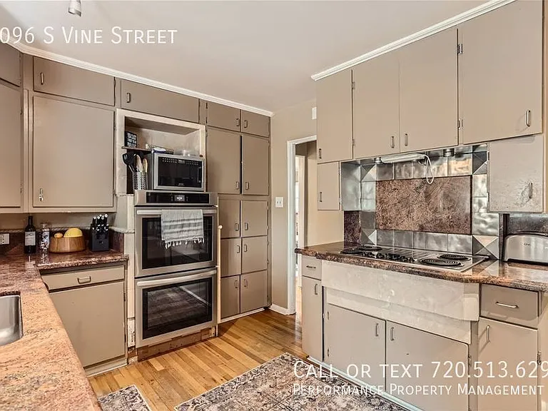 1096 S Vine St — Photo 8