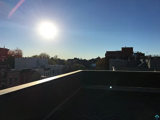 Rented by EXR | media 64