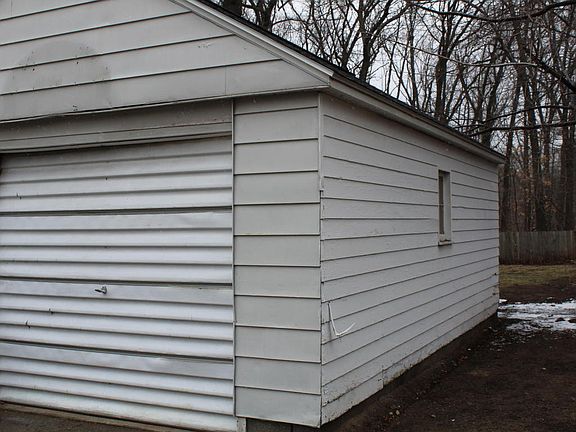 2nd image of 3332 Evanston Ave