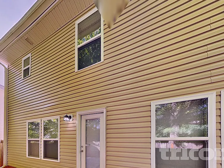 5633 Idlewild Rd N — Photo 17