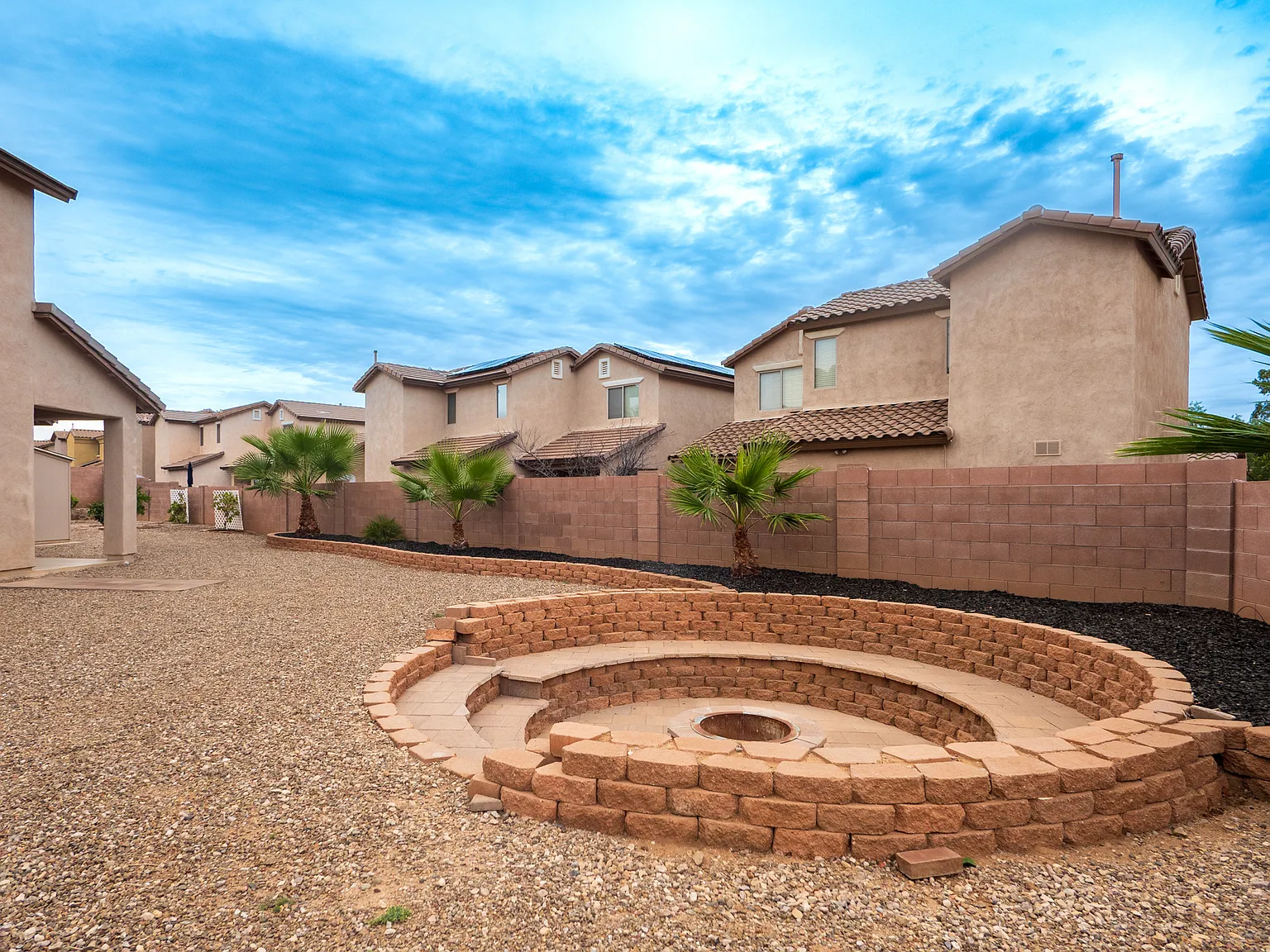 3 bed, 2095 sqft, $2,095 — Photo 3