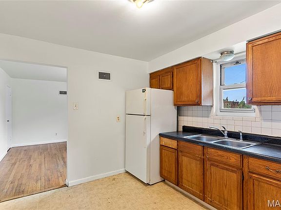 3rd image of 3644-3646 Ohio Ave