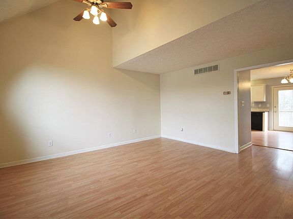 4th image of 556 Lidian Ct