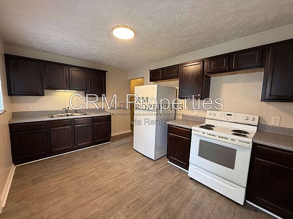 5th image of 3648 Station St