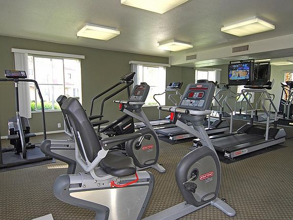 4th image of 18002 Annes Cir Unit 202