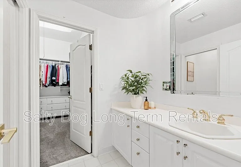 626-1 Riverside Dr — Photo 32