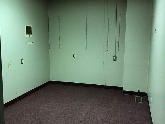 5th image of 305 W Arlington Ave
