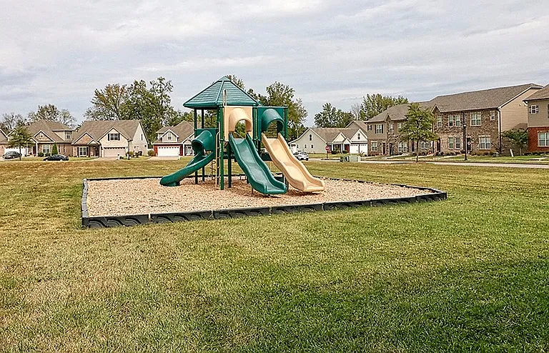 180 Dundee Dr — Photo 22