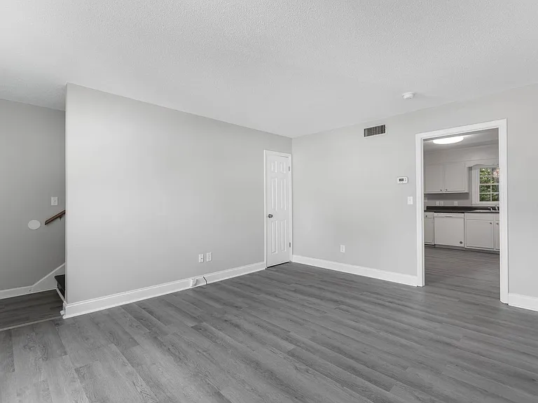 22 Forsyth St — Photo 4