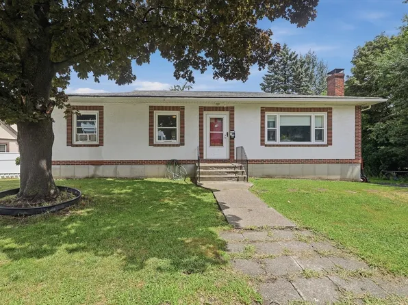 16 Providence St, Fitchburg, MA 01420