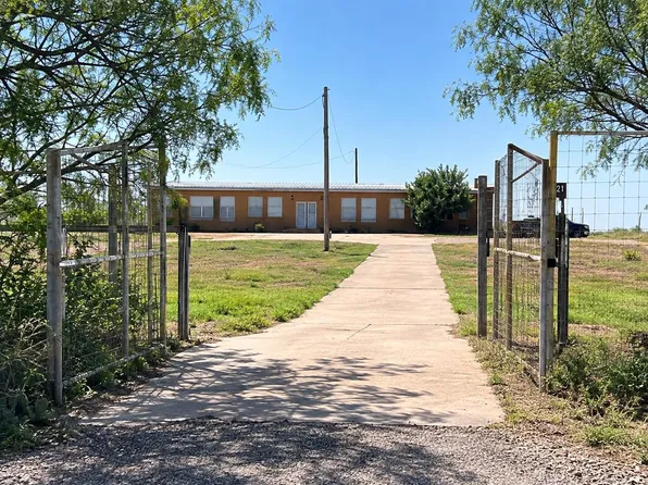 386 Papalote Rd, Laredo, TX 78045