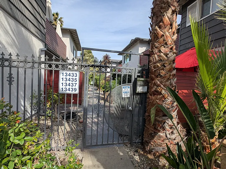 13435 Moorpark St — Photo 1