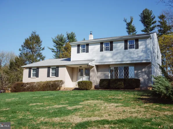 371 N 2nd Street Pike, Southampton, PA 18966