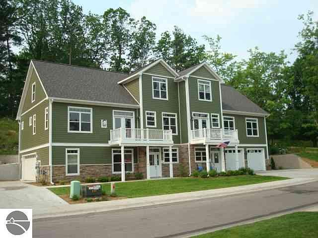 1st image of 124 Fairway Hills Dr