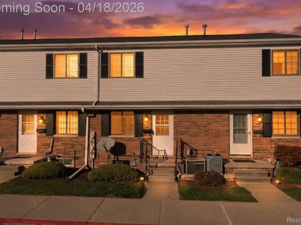 125 Cuttle Rd APT 44, Marysville, MI 48040