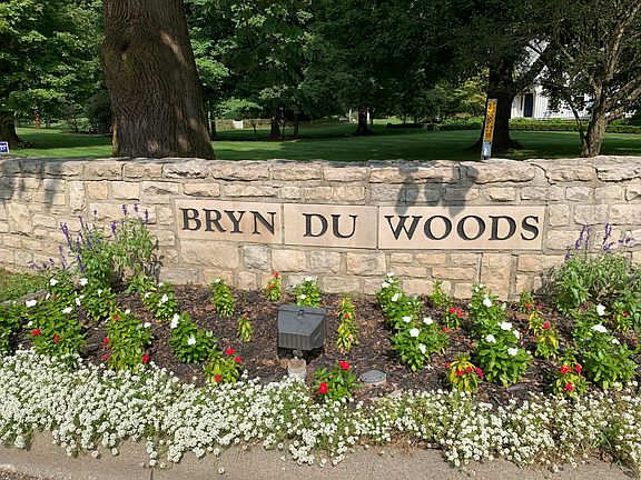 3rd image of 451 Glyn Tawel Dr