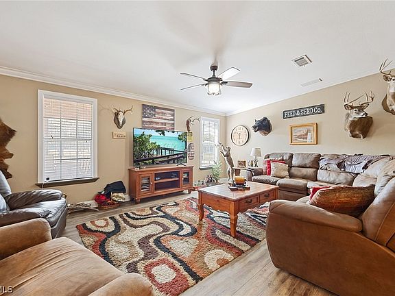 5th image of 2032 Ortona Locks Rd