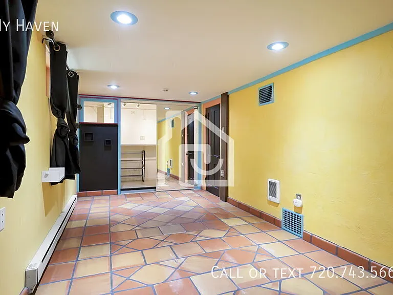 228 N Pearl St #1 — Photo 14
