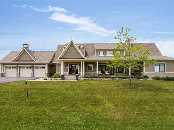 12 Thoroughbred Dr, Oro Medonte, ON L0K 1E0