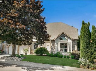 11965 SE Mountain Sun Dr, Clackamas, OR 97015