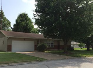3826 Holiday Dr, Quincy, IL 62305