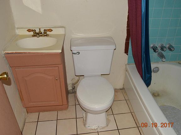 4th image of 114 E Pennsylvania Dr