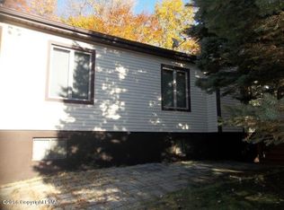 5692 Pembrook Dr, Tobyhanna, PA