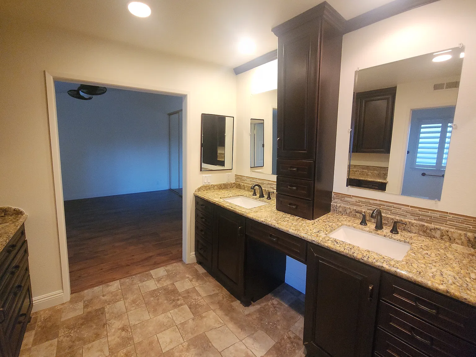 3 bed, 2.5 bath, 1800 sqft, $4,995 — Photo 3