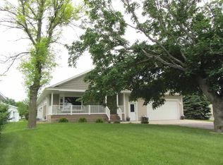 1016 3rd St, Nicollet, MN 56074