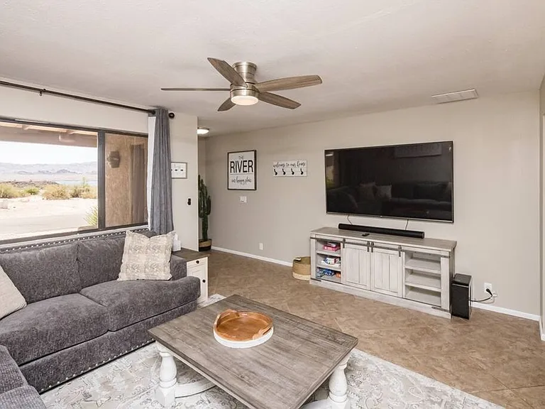 1801 Walnut Dr — Photo 4