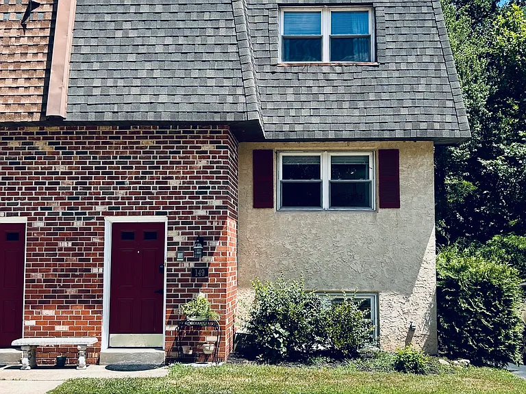 149 Meadowbrook Ln #B — Photo 20